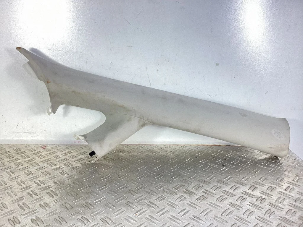 (A) piilari kate – Lexus RX III (2008-2015)