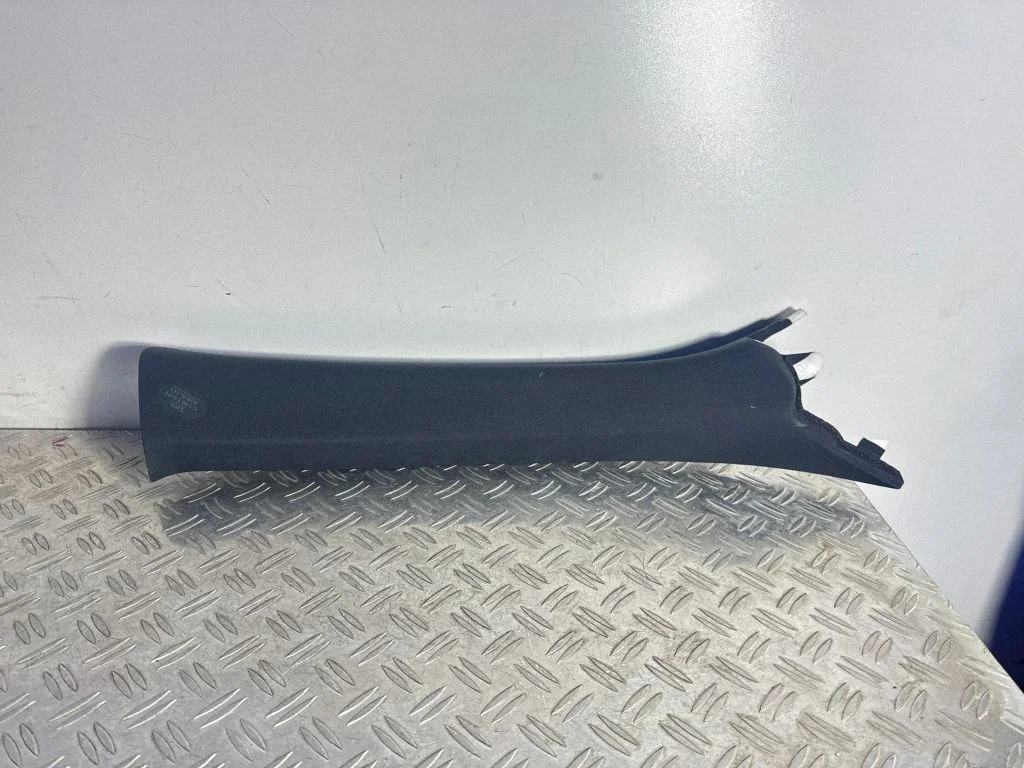 (A) piilari kate – Lexus RC (2014-)