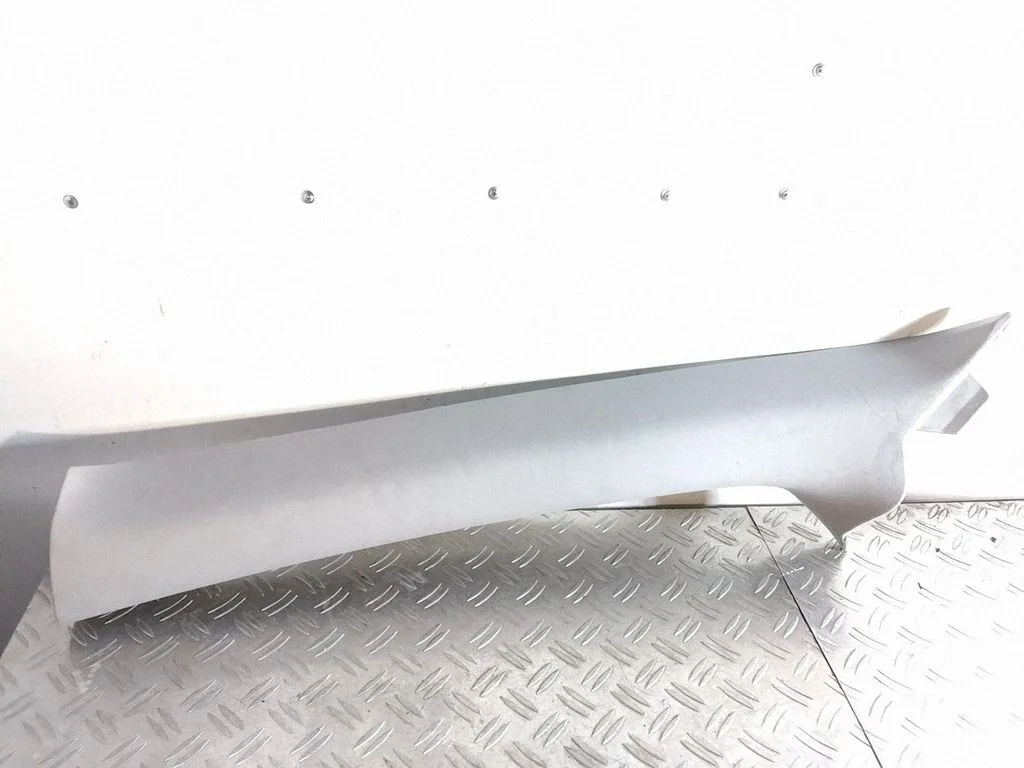 (A) piilari kate – Lexus RX 450H (2016-)