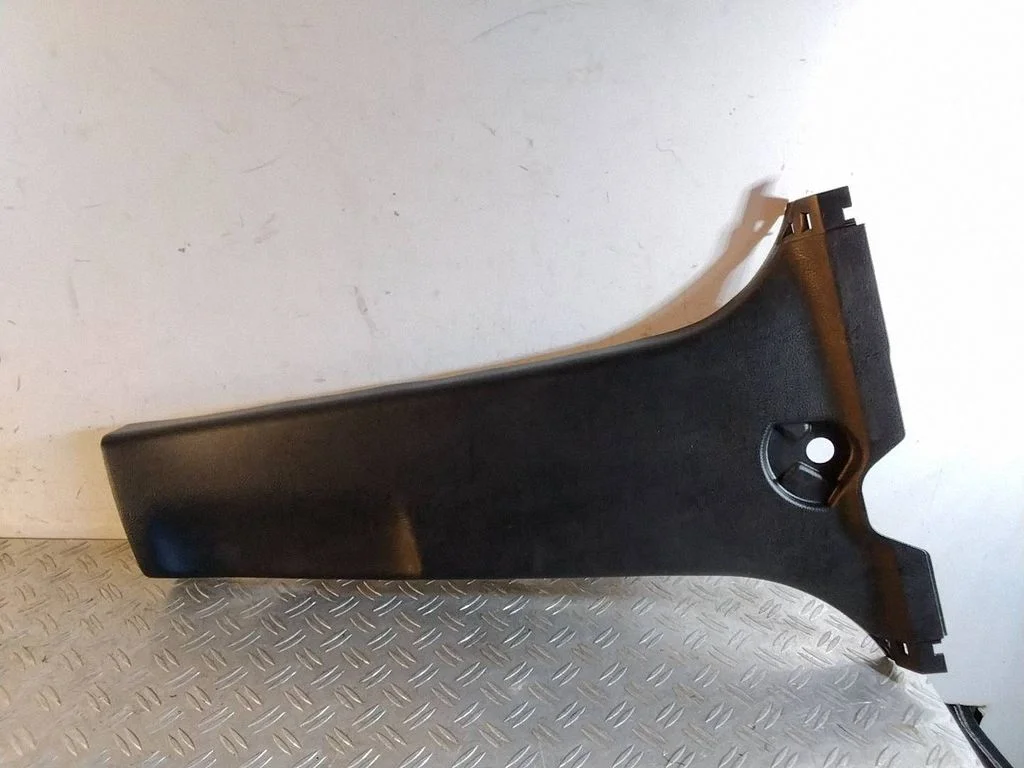 (B) pillar trim (bottom) – Toyota RAV 4 (XA40) (2012-2018)