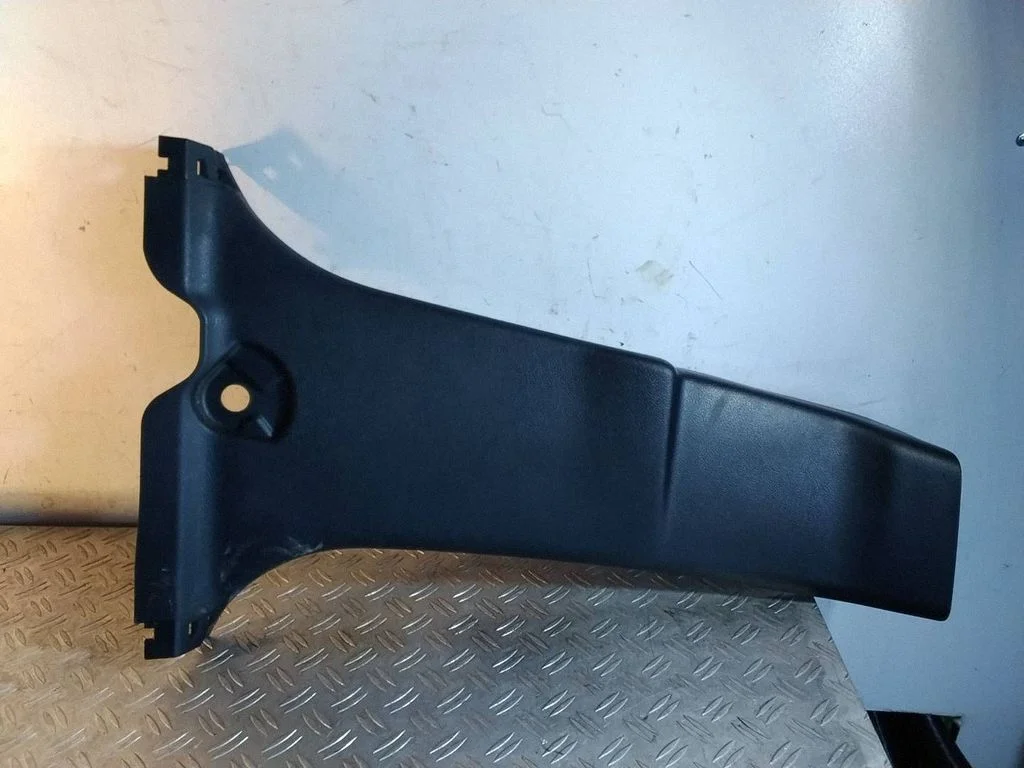 (B) pillar trim (bottom) 6241378010