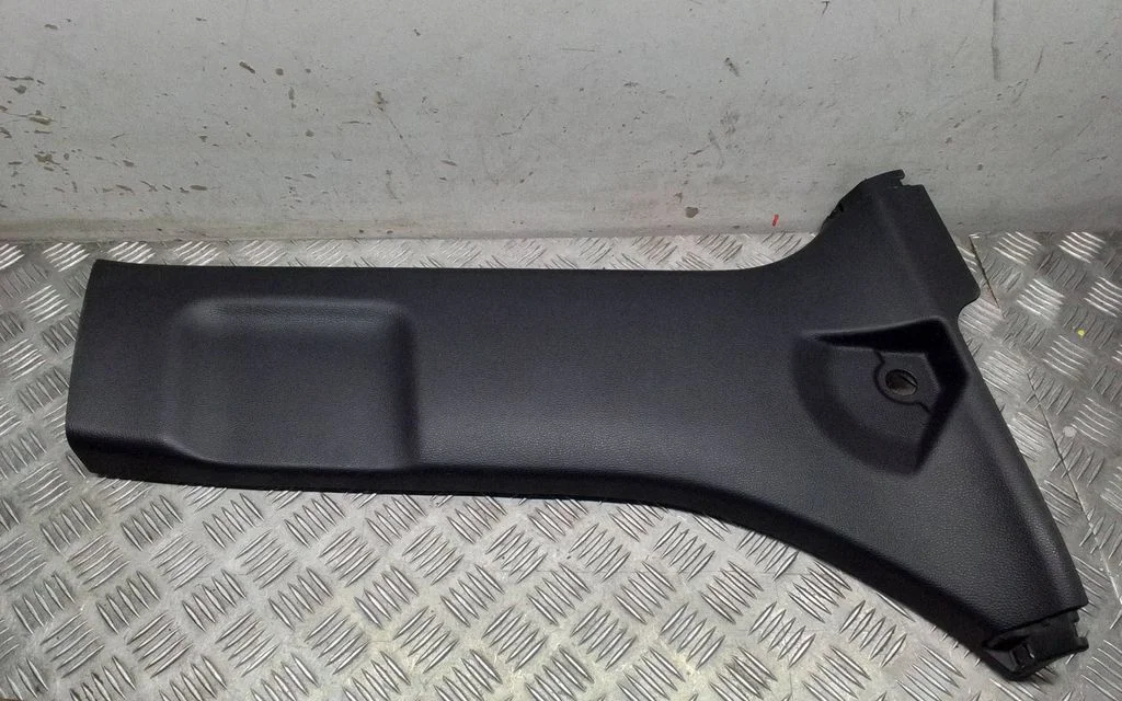(B) pillar trim (bottom) – Toyota RAV 4 (XA50) (2018-)