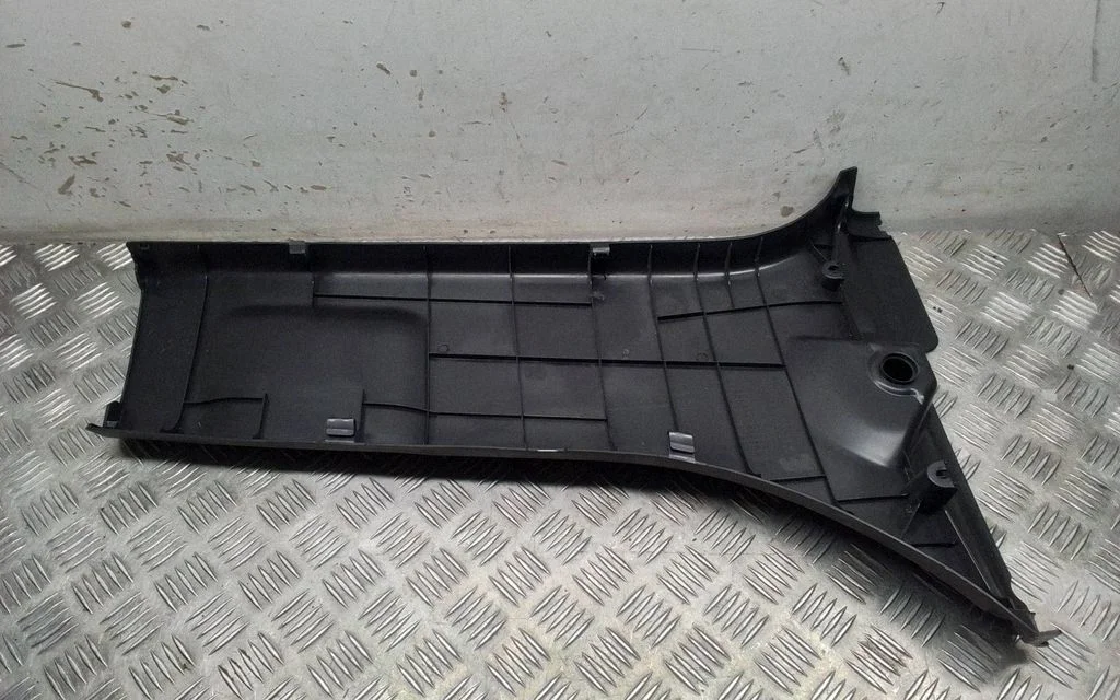 (B) pillar trim (bottom) – Toyota RAV 4 (XA50) (2018-)