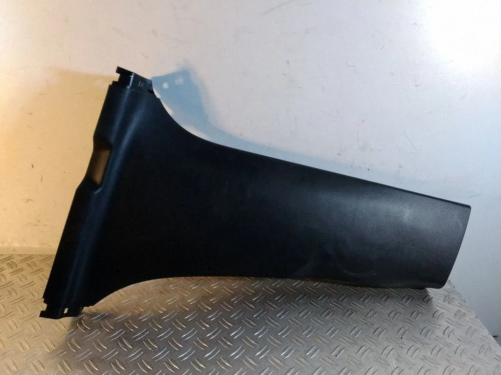 (B) pillar trim (bottom) – Lexus RX 450H (2016-)