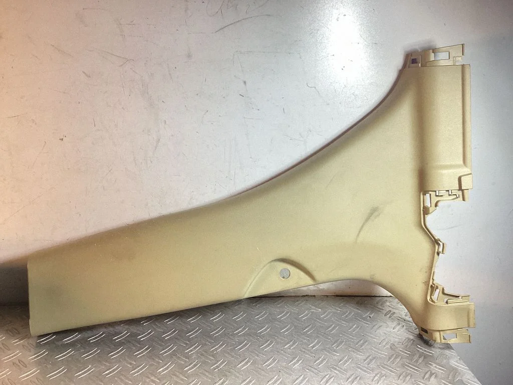 (B) pillar trim (bottom) – Honda CR-V (2007-2012)