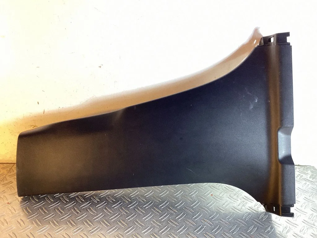 (B) pillar trim (bottom) – Lexus RX 450H (2016-)