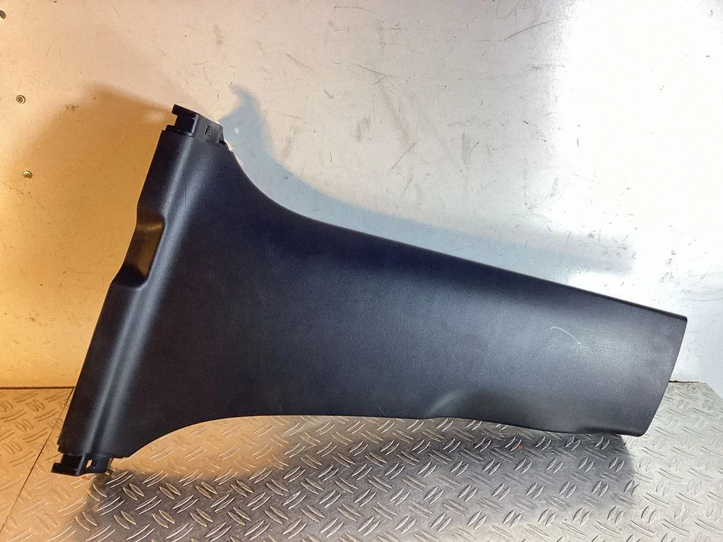 (B) pillar trim (bottom) – Lexus RX 450H (2016-)
