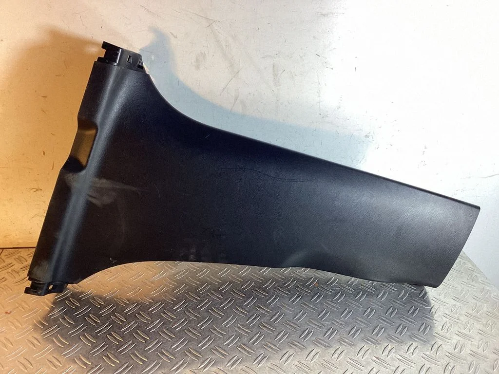 (B) pillar trim (bottom) – Lexus RX 450H (2016-)