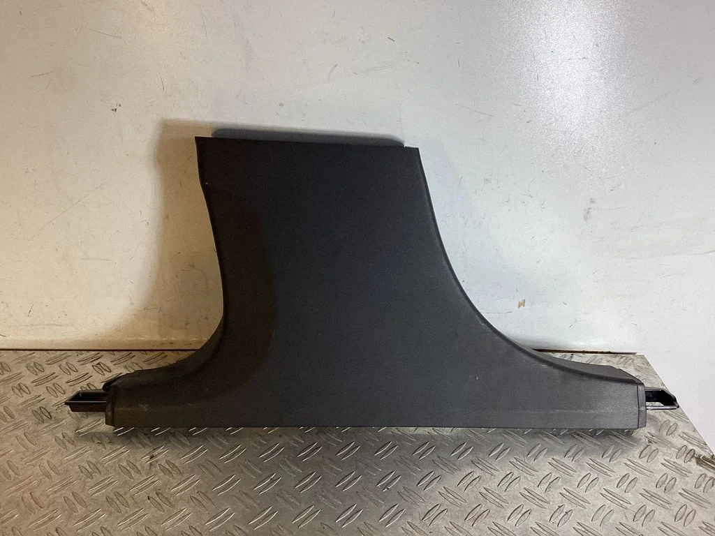 (B) pillar trim (bottom) – Volvo S90, V90 (2016-)
