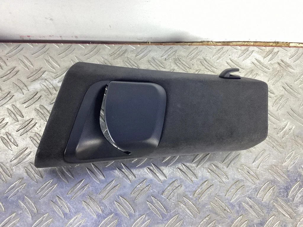 (B) pillar trim (bottom) – Porsche 911 991 (2011-2019)