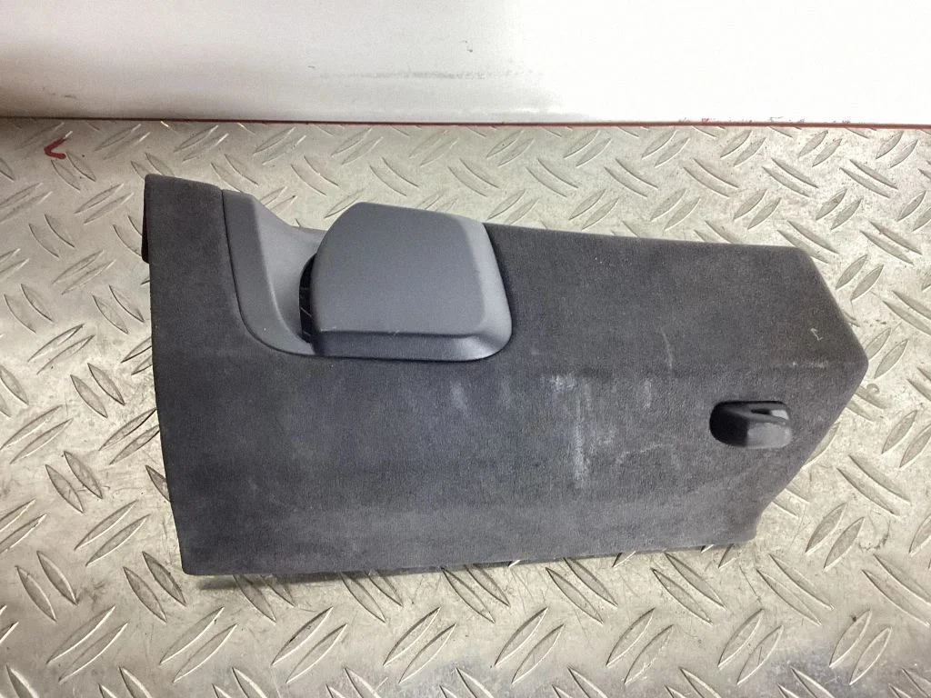 (B) pillar trim (bottom) – Porsche 911 991 (2011-2019)