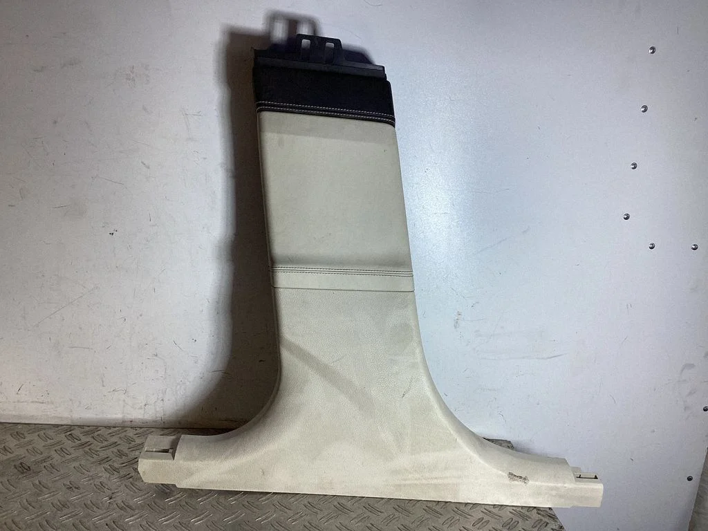 (B) pillar trim (bottom) – BMW 6 Series F06 Gran coupe (2012-2018)