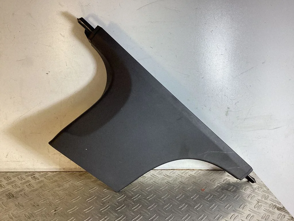 (B) pillar trim (bottom) – Volvo S90, V90 (2016-)