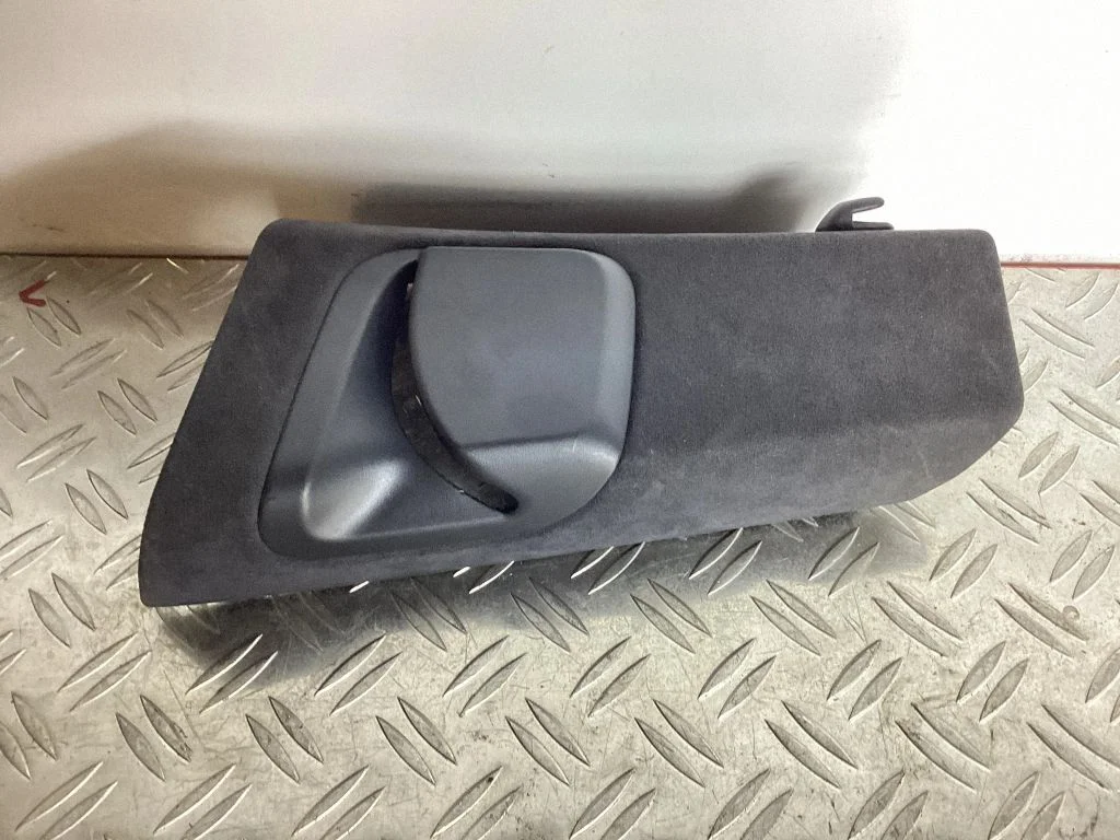(B) pillar trim (bottom) – Porsche 911 991 (2011-2019)
