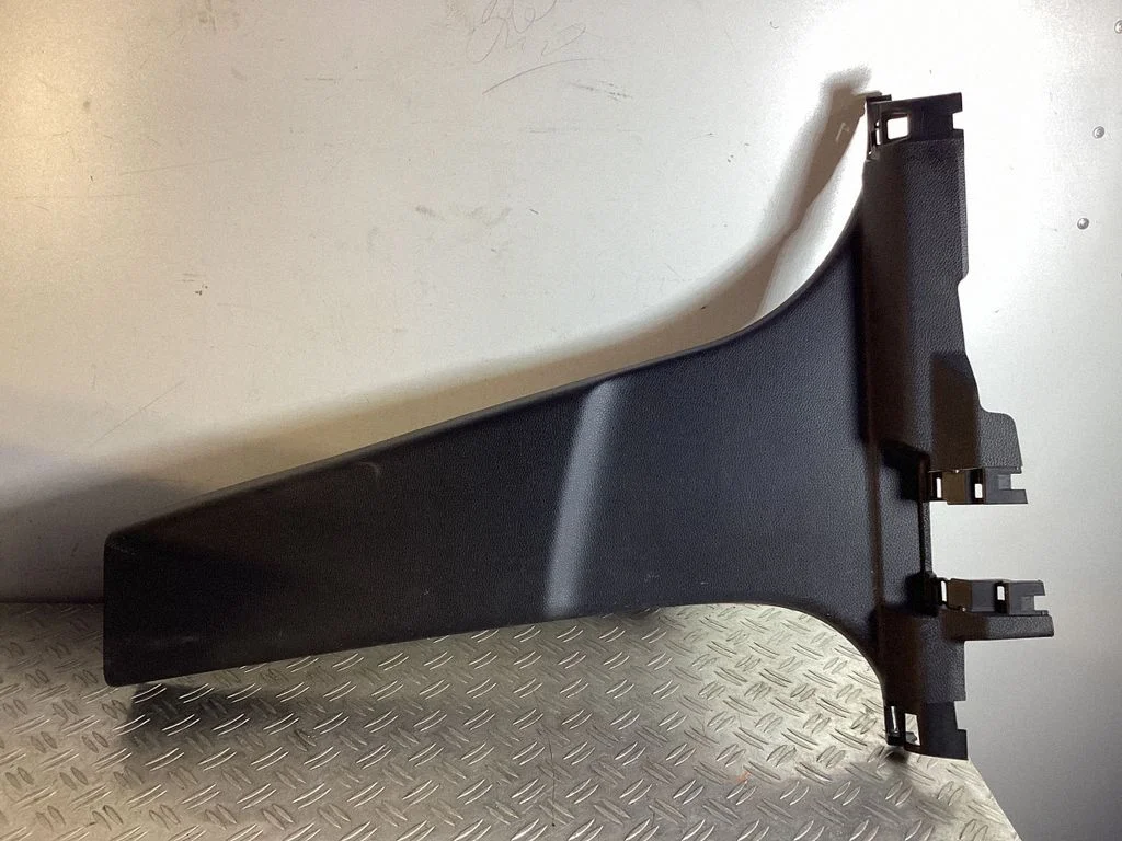 (B) pillar trim (bottom) – Nissan Qashqai (2014-2016)