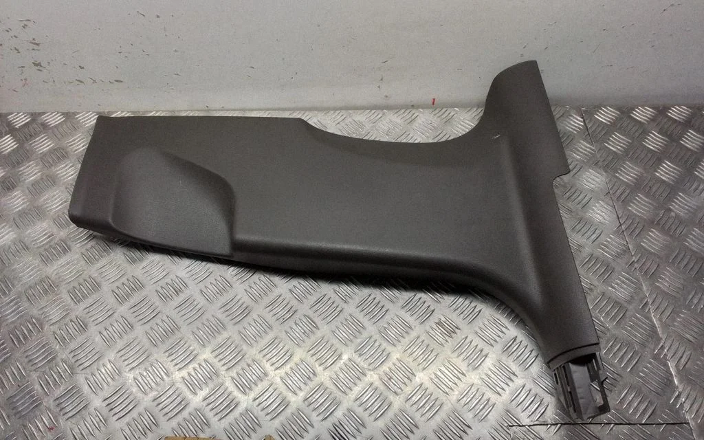 (B) pillar trim (bottom) – Porsche Macan (95B) (2014-2018)