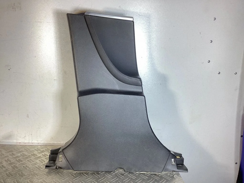 (B) pillar trim (bottom) – Tesla Model S (2012-)