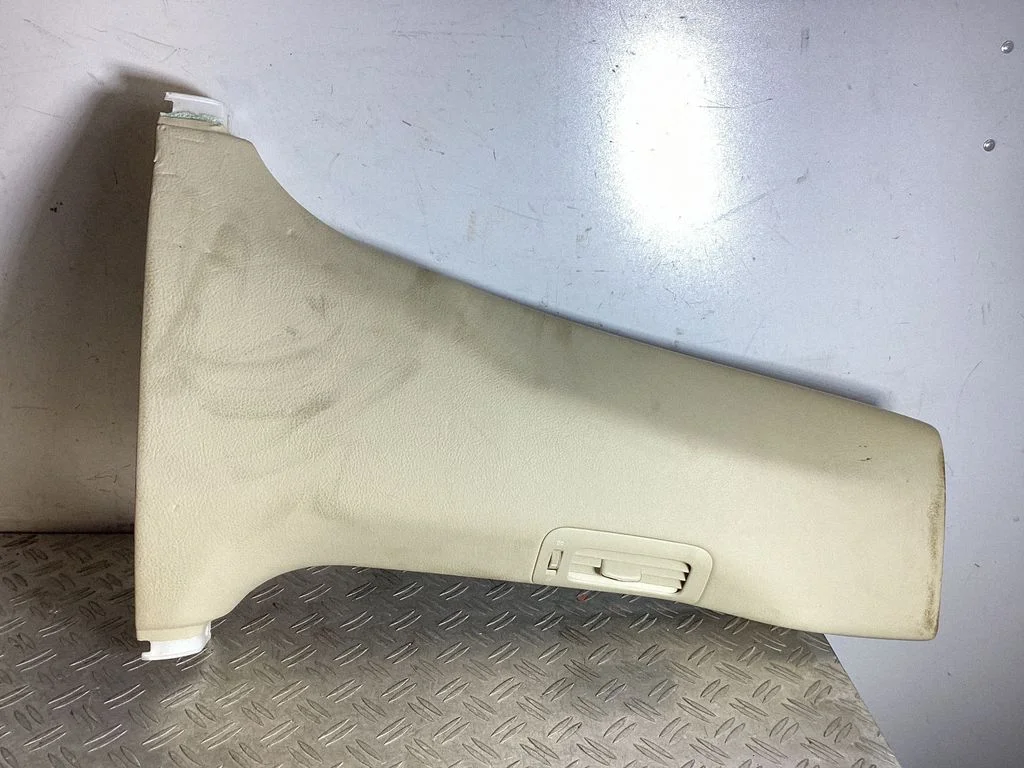 (B) pillar trim (bottom)