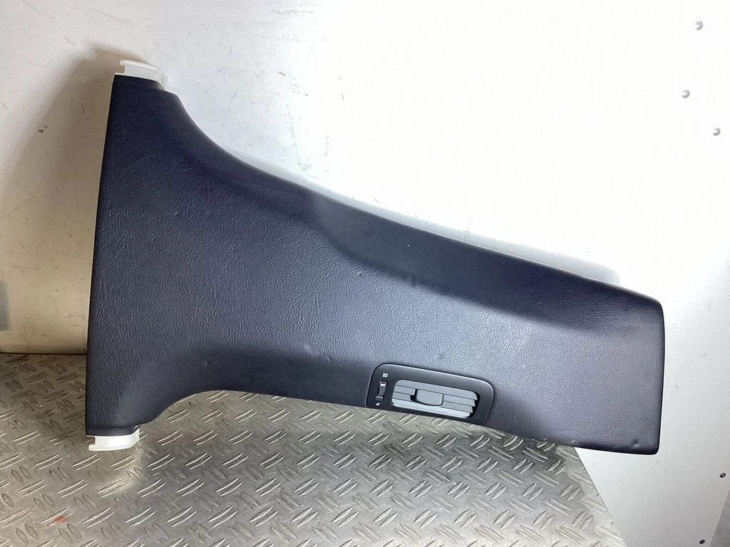 (B) pillar trim (bottom)