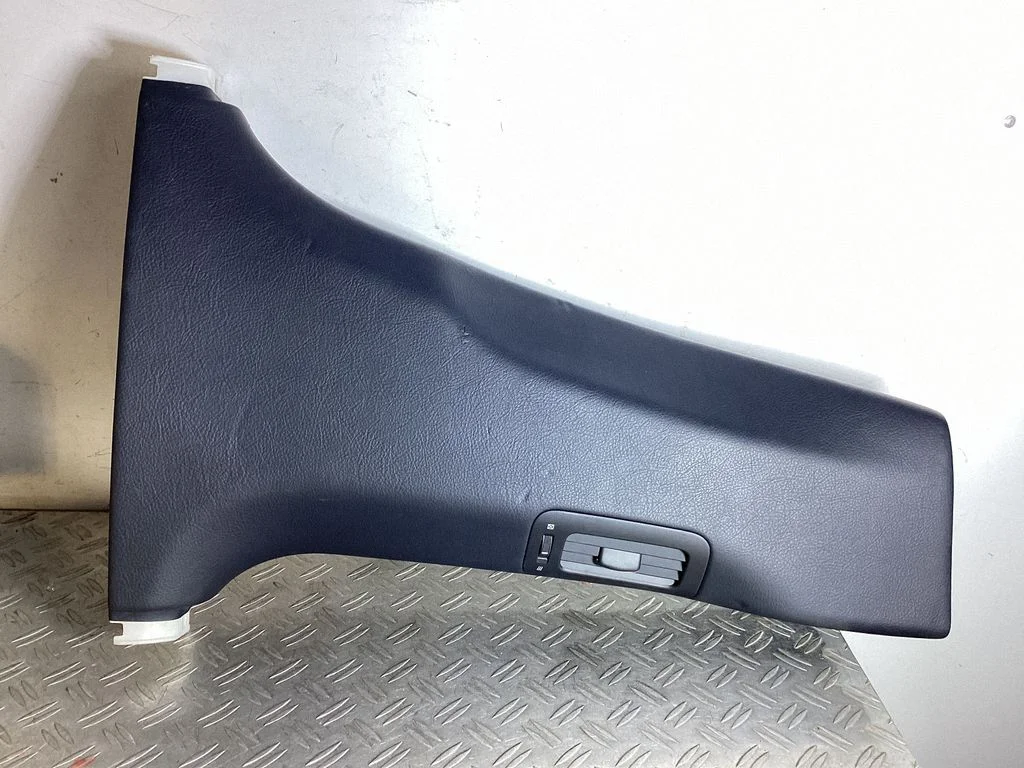 (B) pillar trim (bottom)