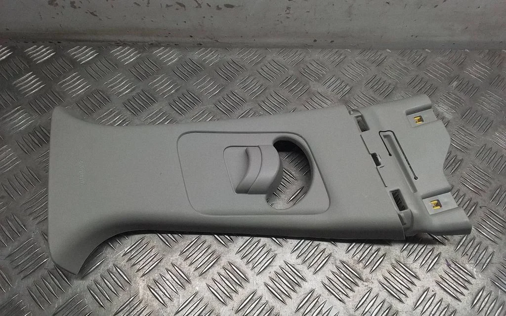 (B) pillar trim (top) – KIA Niro (2022-)