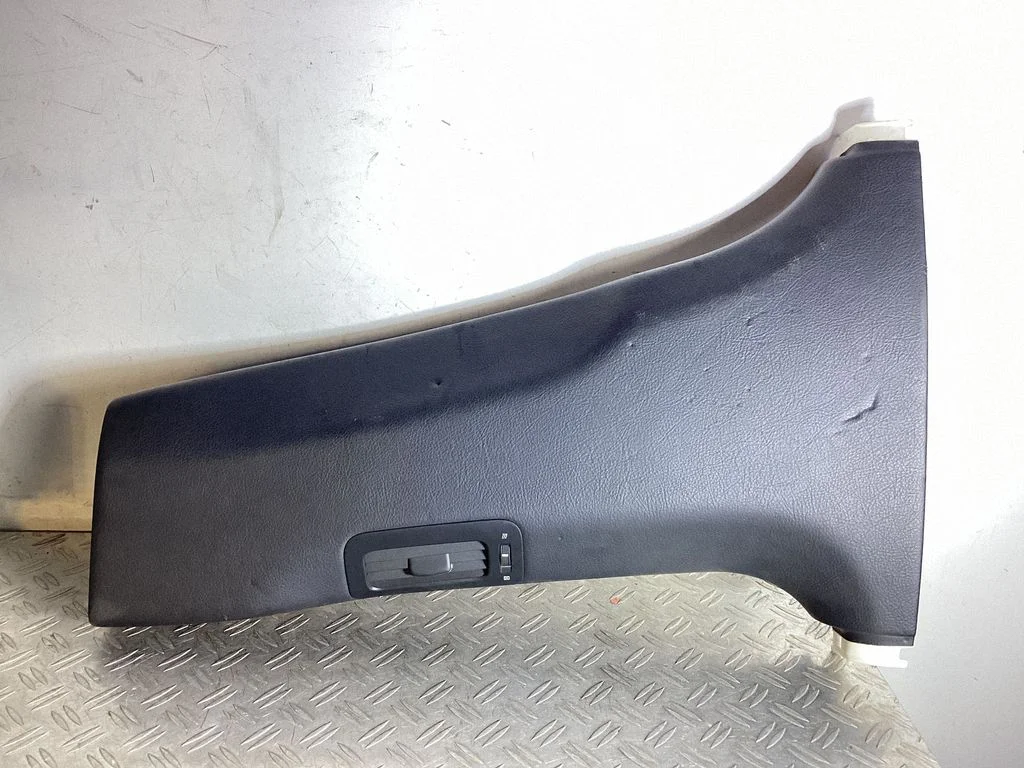 (B) pillar trim (bottom)