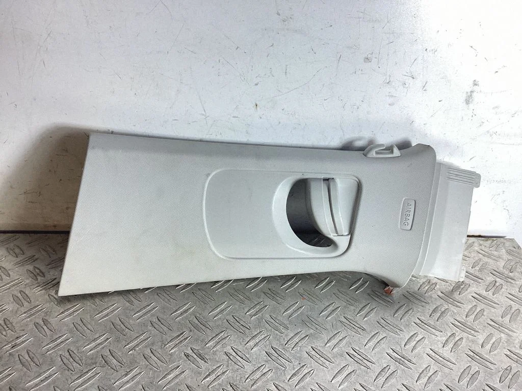 (B) pillar trim (top) 5NA868309