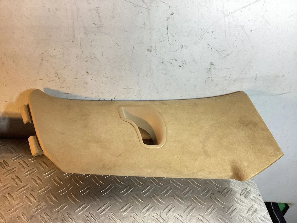 (C) piilari kate – Porsche Cayenne (92A) (2010-2017)