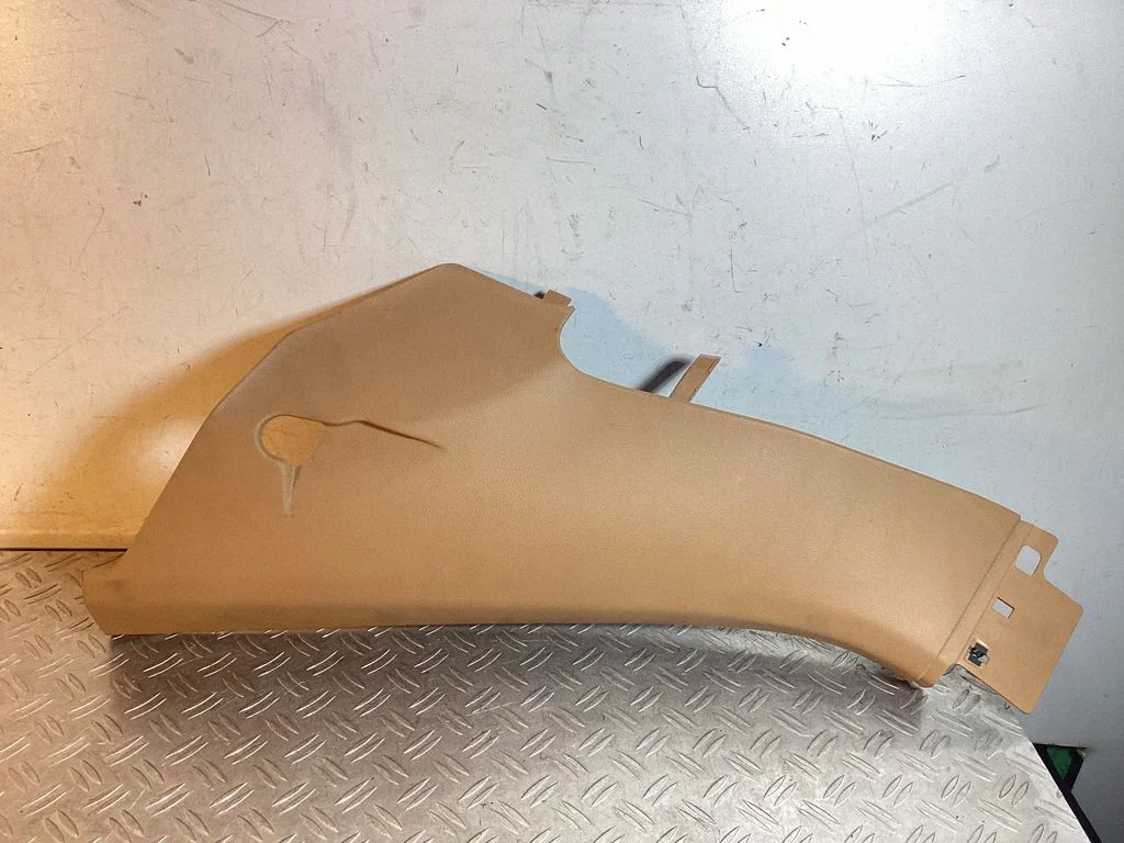 (C) piilari kate – Porsche Cayenne (92A) (2010-2017)
