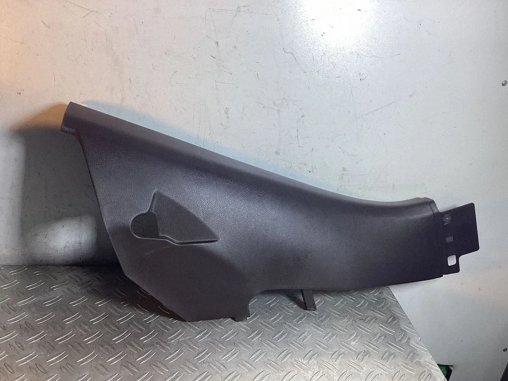 (C) piilari kate – Porsche Cayenne (92A) (2010-2017)