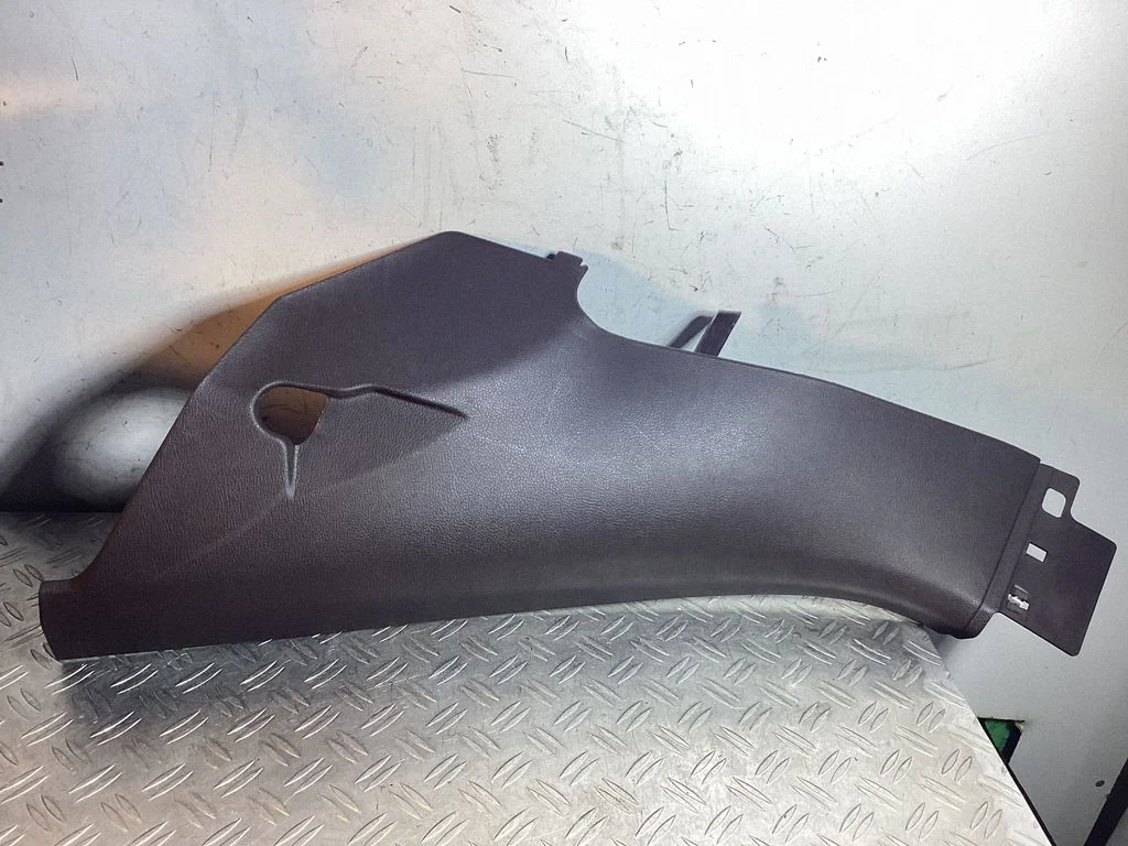 (C) piilari kate – Porsche Cayenne (92A) (2010-2017)