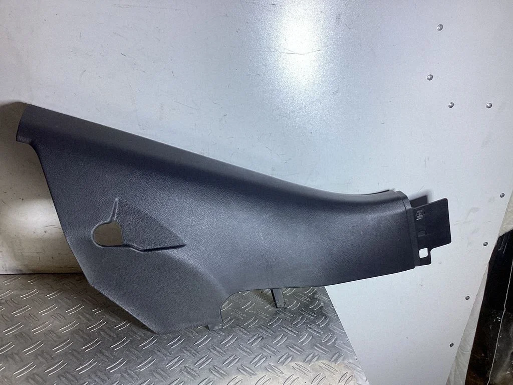 (C) piilari kate – Porsche Cayenne (92A) (2010-2017)