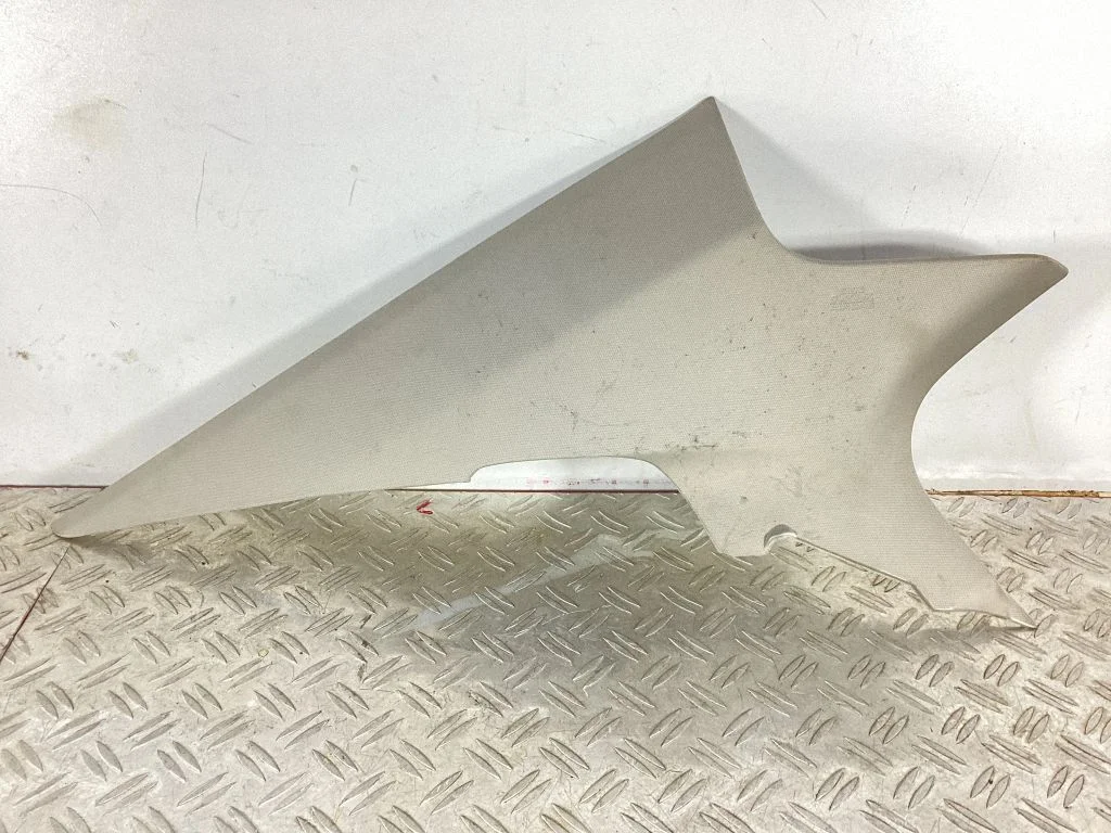 (C) piilari kate – Honda Accord (2008-2016)