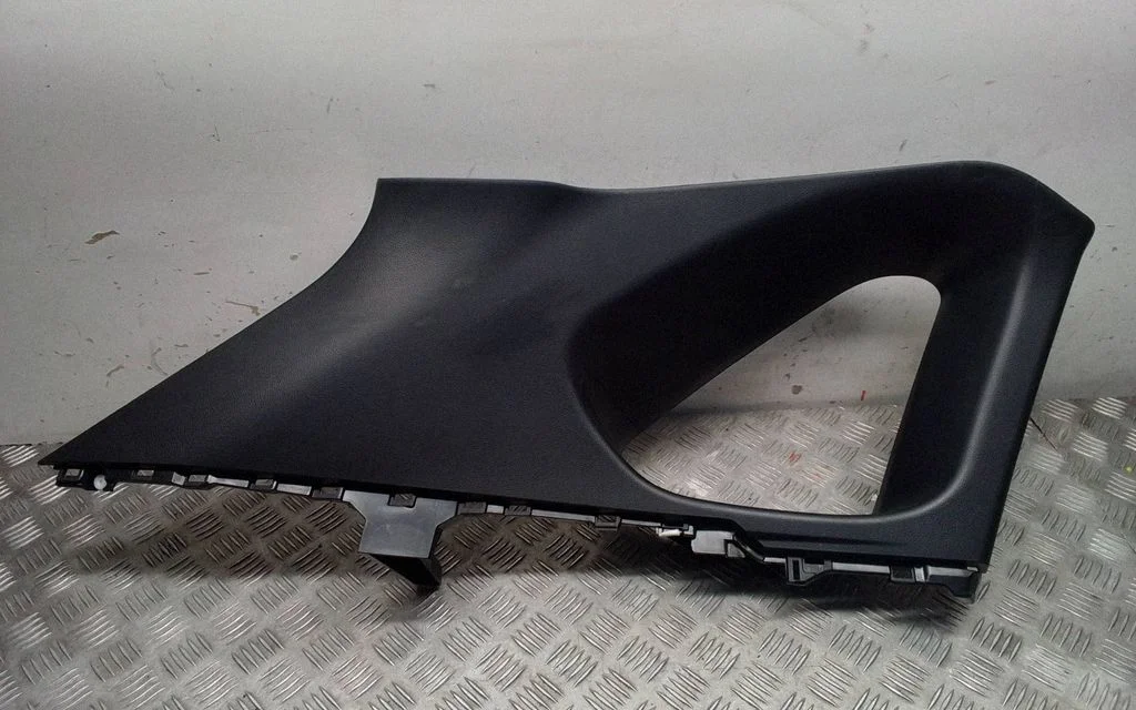 (D)pillar trim (top) 6248042190