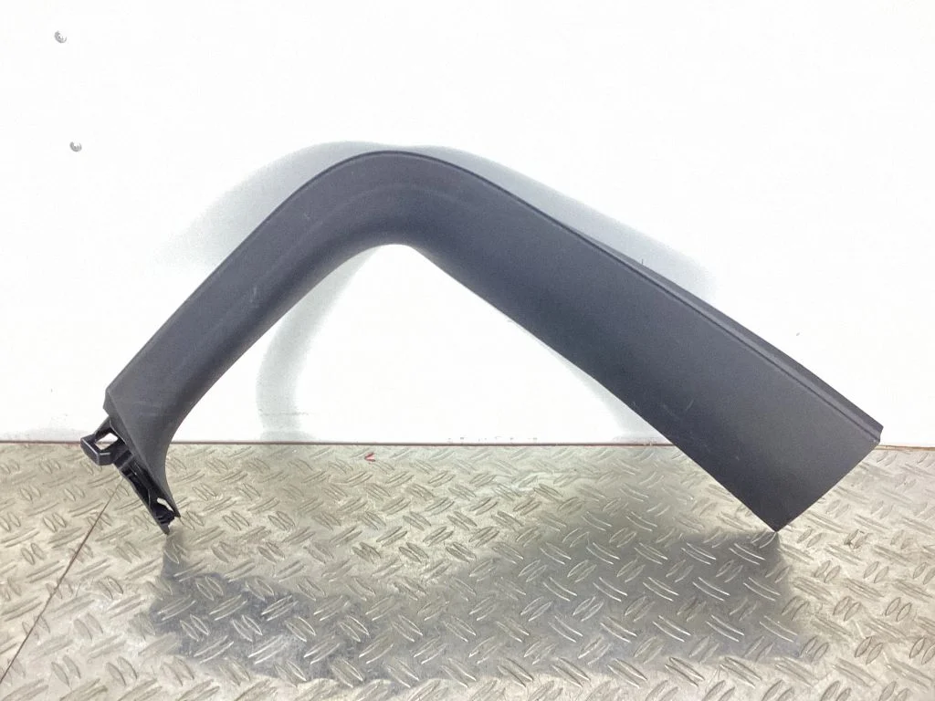 (D)pillar trim (top) A2537400271