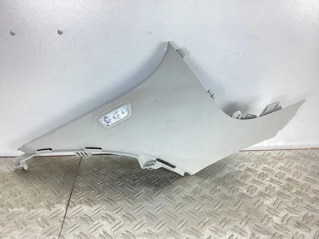 Osłona słupka D (górna) – Lexus NX (2014-2021)