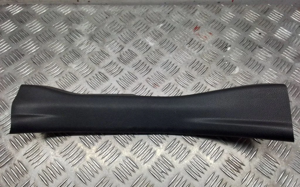 Rear sill trim cover 6791842110
