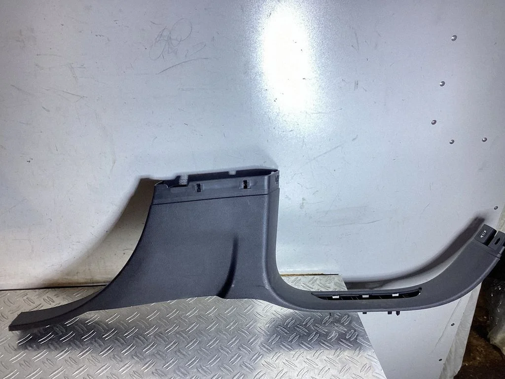 Listwa progowa tylna (wewnętrzna) – Porsche Cayenne (92A) (2010-2017)
