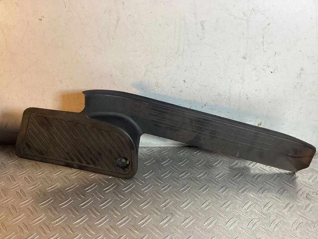Rear sill trim cover 6791860160
