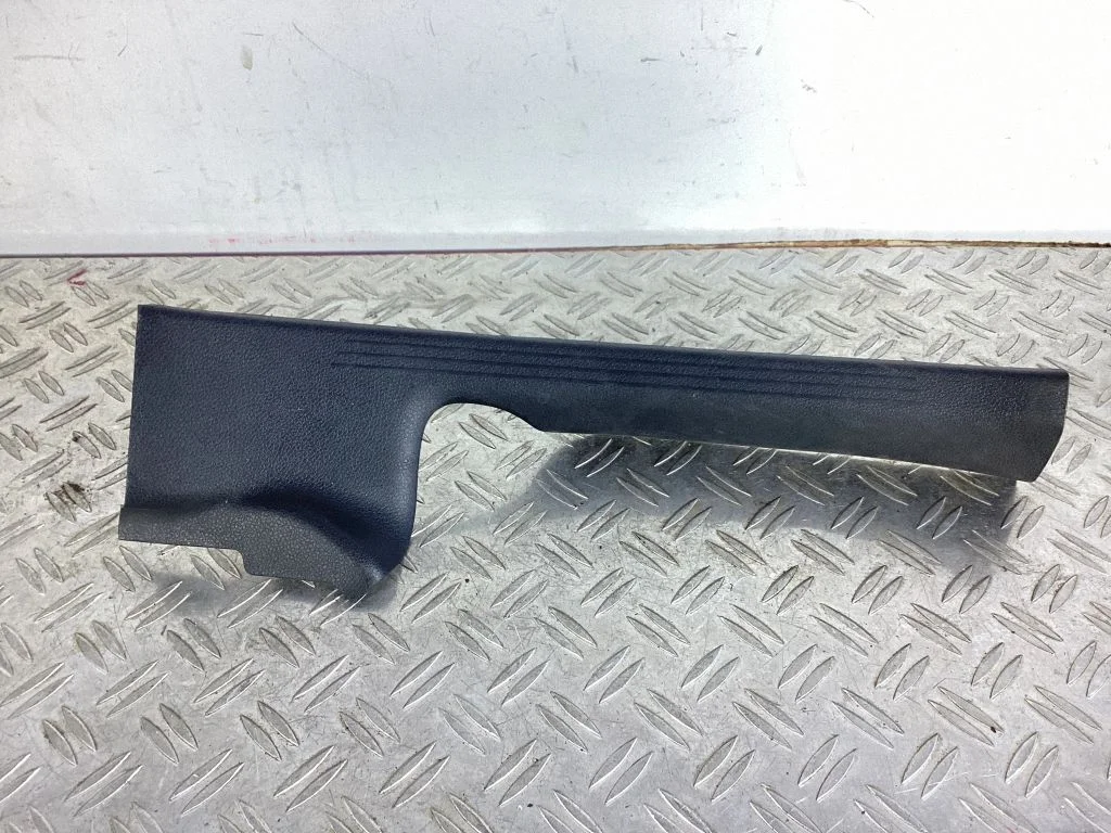 Rear sill trim cover A2536860100