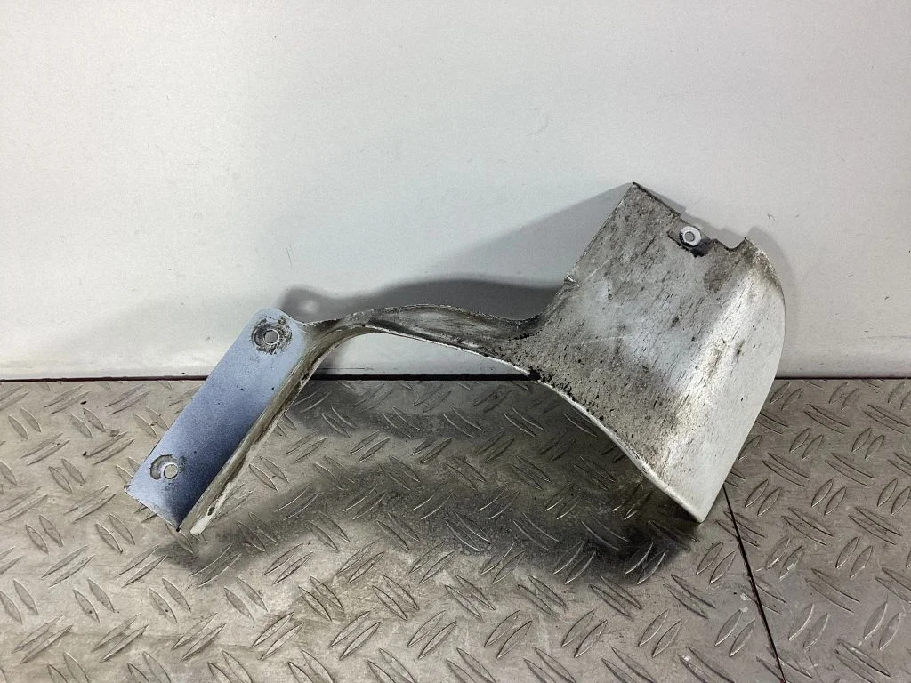 Rear sill trim cover 105875700A