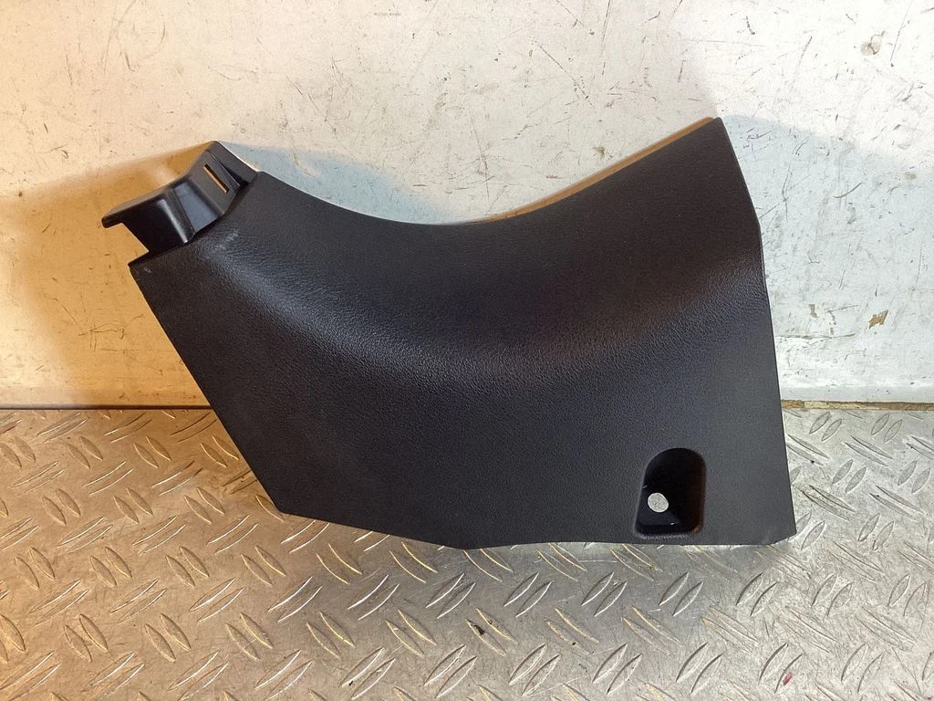 Foot area side trim – Lexus RX III (2008-2015)
