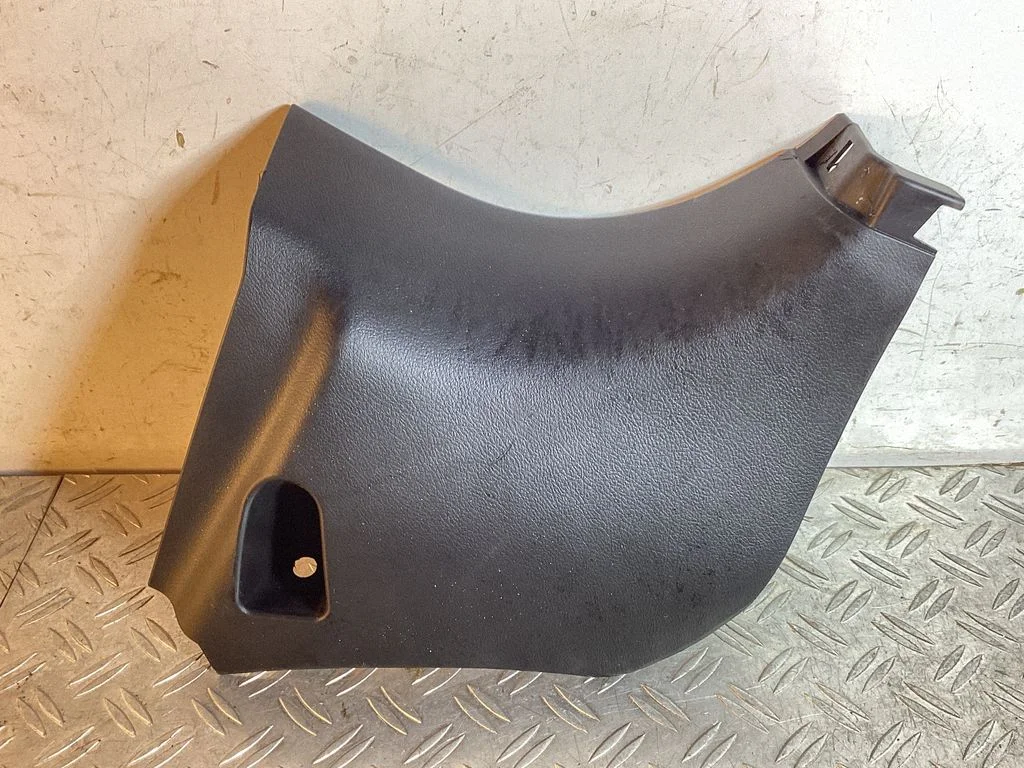 Foot area side trim – Lexus RX III (2008-2015)