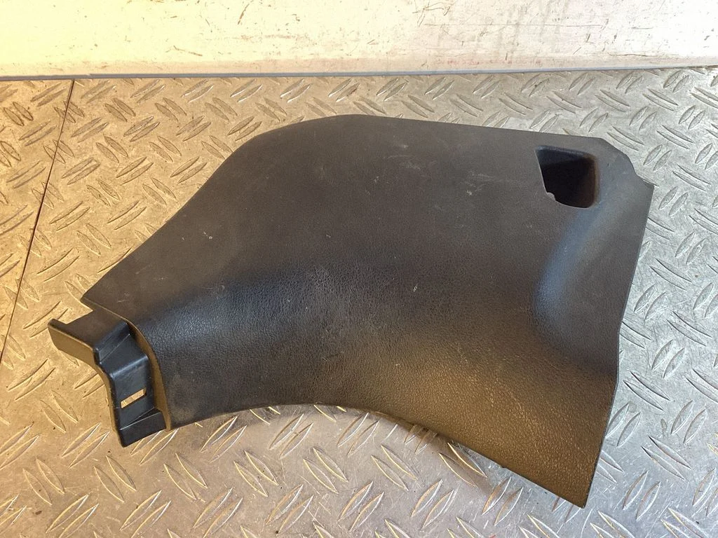 Foot area side trim – Lexus RX III (2008-2015)
