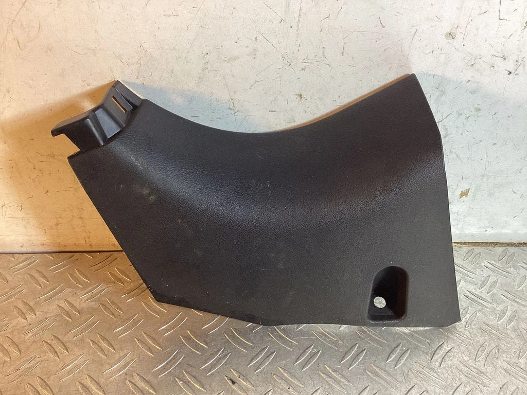 Foot area side trim – Lexus RX III (2008-2015)