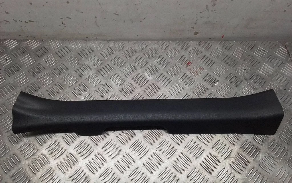Front sill trim cover 6791442130
