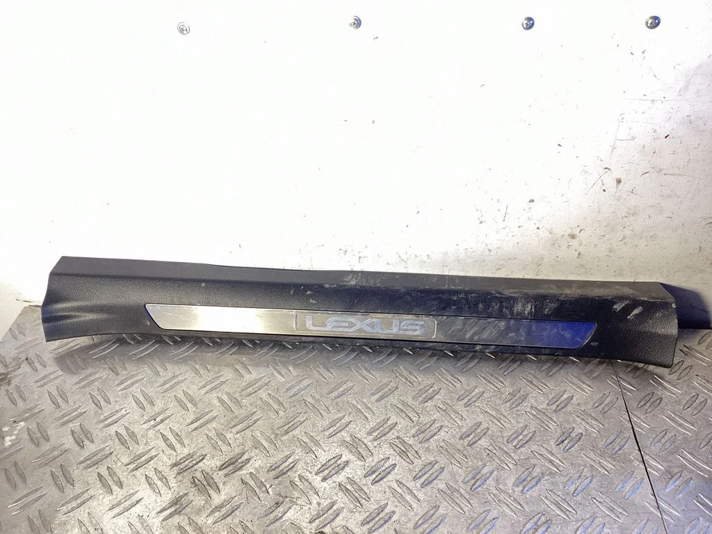 Front sill trim cover 6791078010