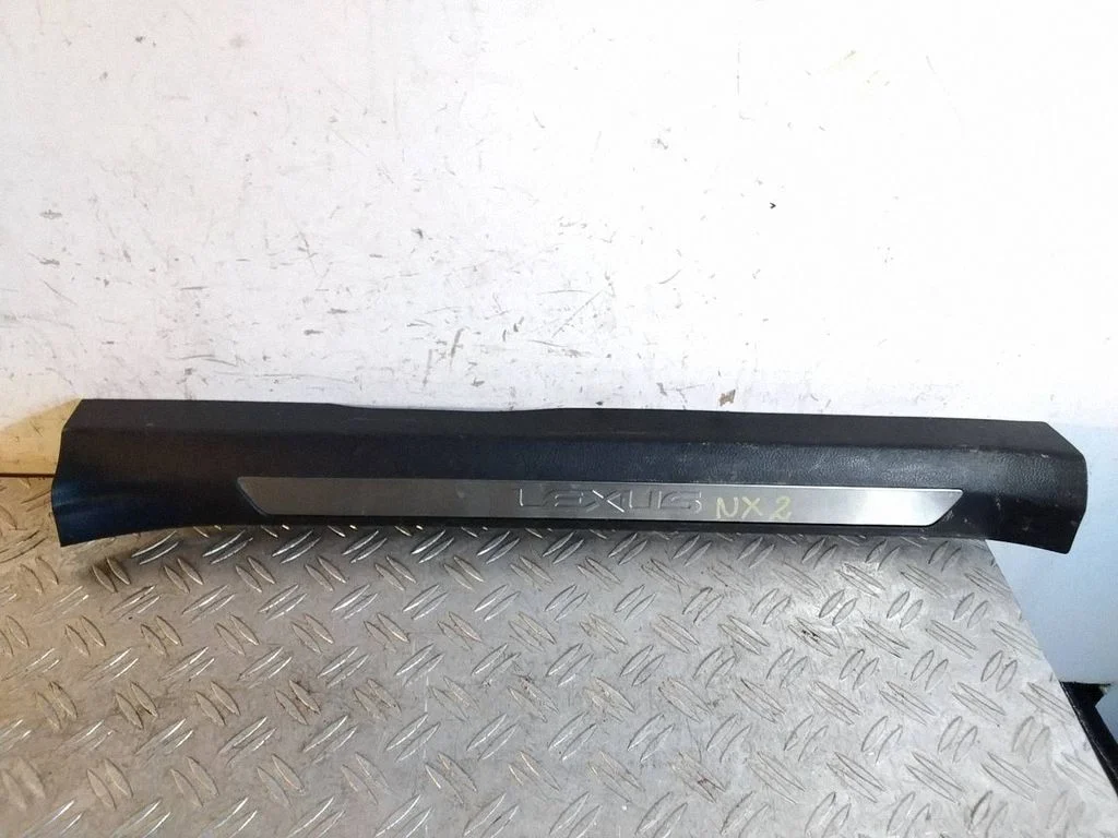 Front sill trim cover 6791078010