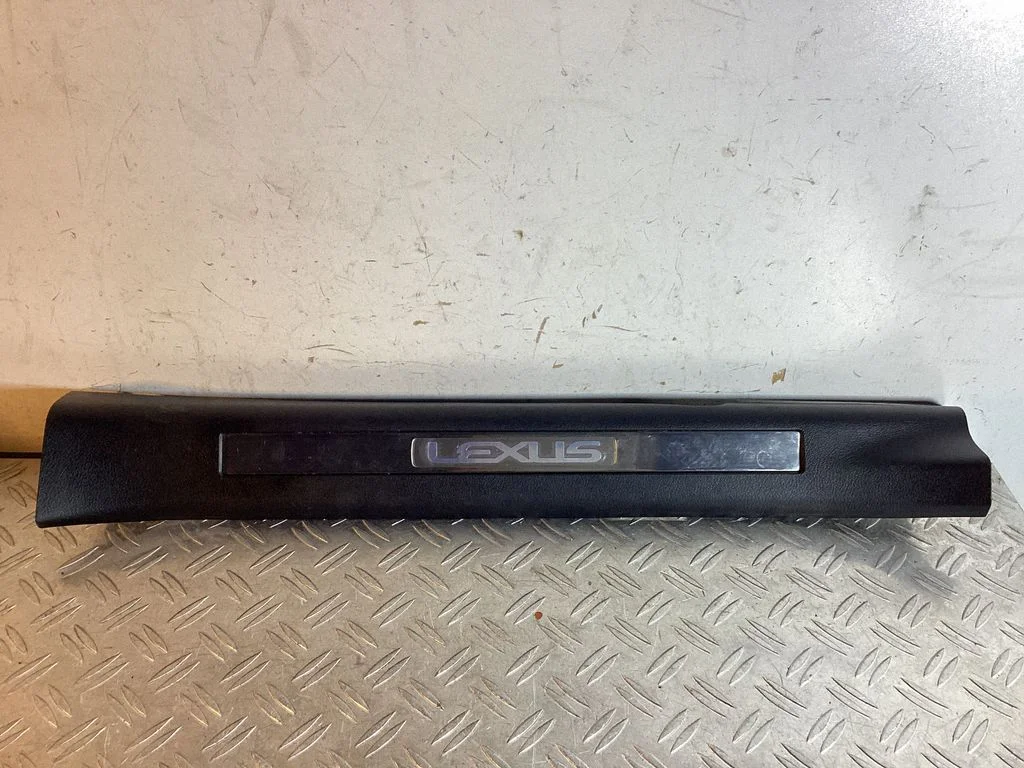 Front sill trim cover – Lexus RX 450H (2016-)