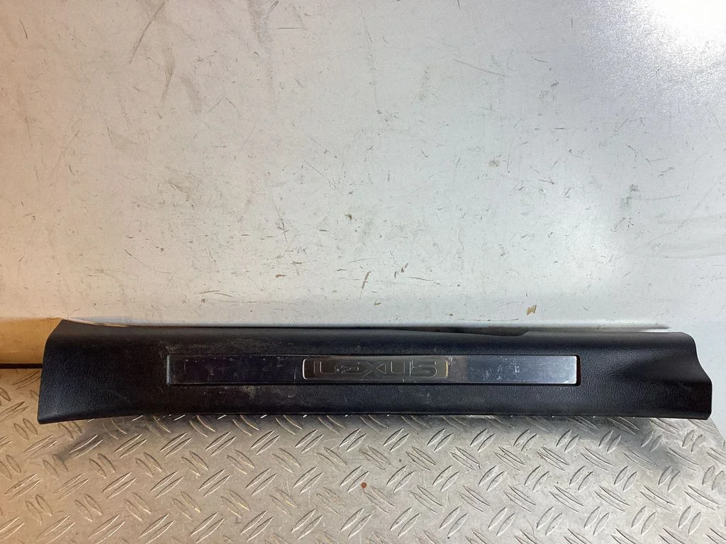 Front sill trim cover – Lexus RX 450H (2016-)